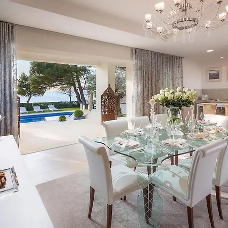Helena By Hmz Villas Vila *